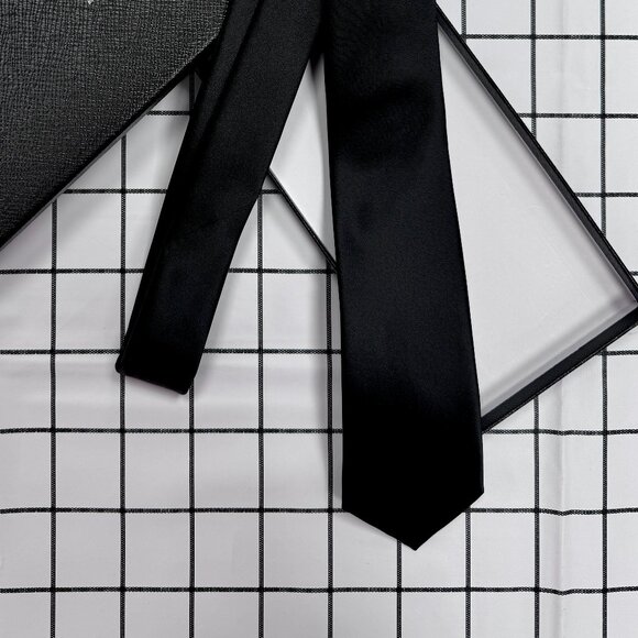 Brand new Prada black tie - comes with a gift box 🎁 (Unisex) - Picture 5 of 8
